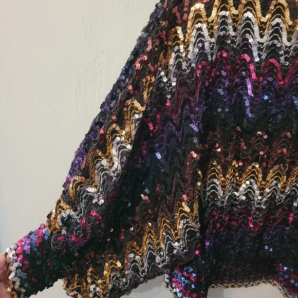 Unique vintage sequined bubble sleeve top - Picture 8 of 12